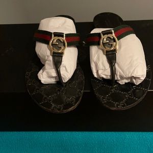 Used Gucci sandals good condition sz 37 1//2 can fit us 7 -71/2 sturdy sandal
